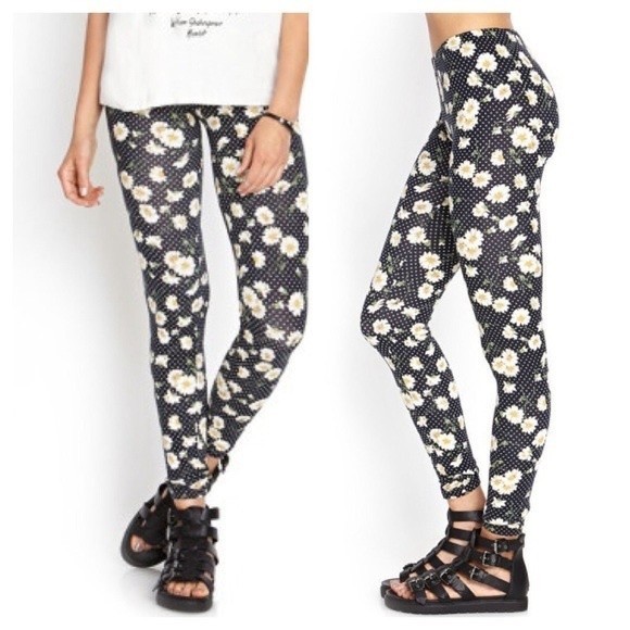 Forever 21 Daisy and Cream Leggings - Picture 1 of 10